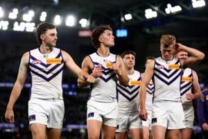 Blues secure commanding 37-point win to enter AFL wildcard round with momentum