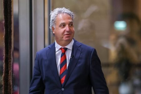 Melbourne Demons AFL club accused of wage theft and probity breaches by former CEO Paul Guerra