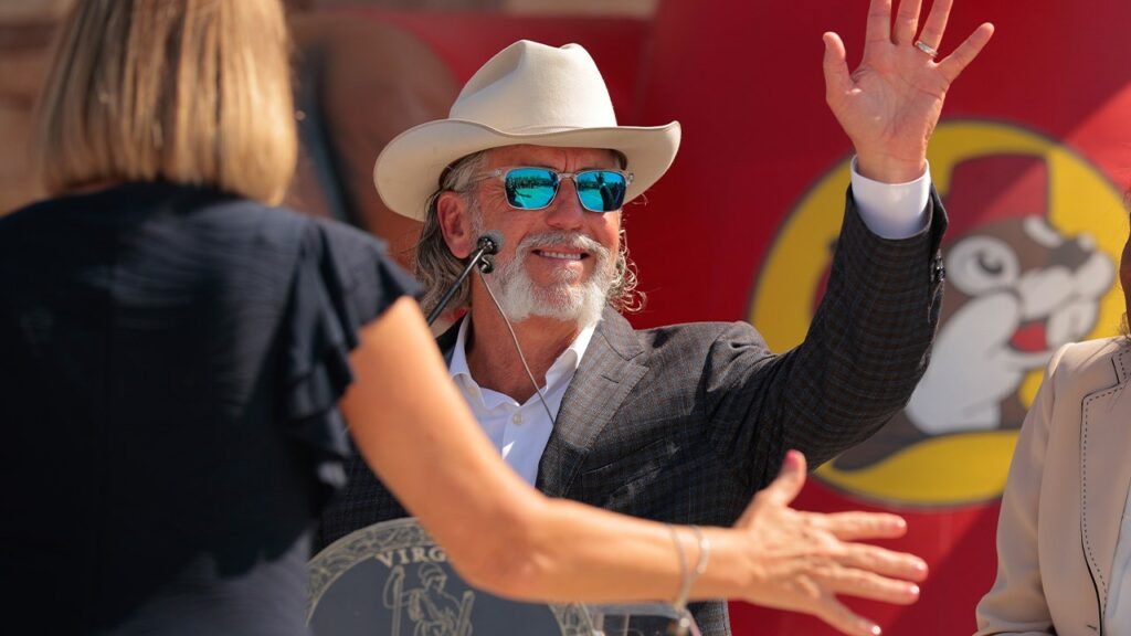Buc-ee’s CEO signals expansion shift away from blue states that ‘don’t appreciate’ chain Buc-ee’s CEO signals expansion shift away from blue states that ‘don’t appreciate’ chain