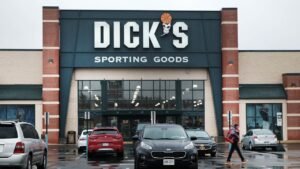 Dick’s Sporting Goods stock plunges as retailer warns athleticwear demand is weakening