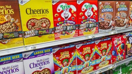 General Mills ditches artificial colors in Lucky Charms, Trix General Mills ditches artificial colors in Lucky Charms, Trix