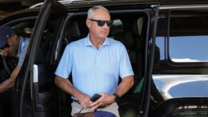 MLB Proposes Weeks-Long Free Agent Signing Window, Lowering In-Season Options