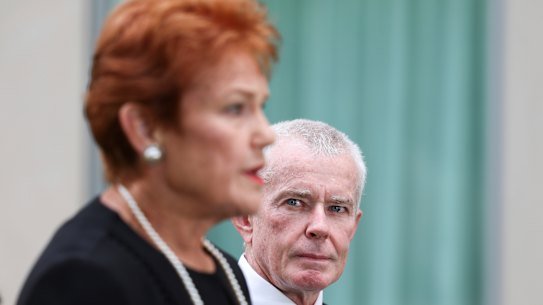 One Nation leader Senator Pauline Hanson says she will speak to Malcolm Roberts about his praise for conspiracy theorist Alex Jones.