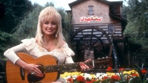 How Dolly Parton transformed a small Tennessee town into a tourism empire How Dolly Parton transformed a small Tennessee town into a tourism empire