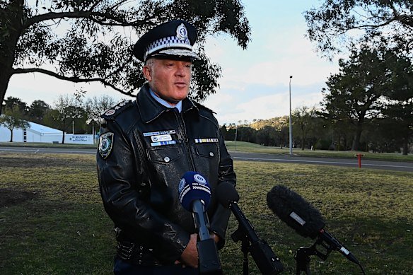 NSW Police Commissioner Mal Lanyon has apologised for the miscommunication.
