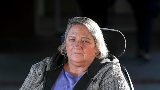Vicki Kelly  has suffered below-the-waist paralysis from a pain pump.