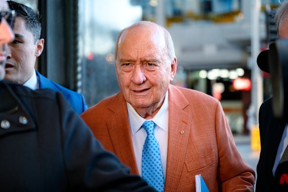 Alan Jones’ former driver has told court how a professional relationship between the pair broke into friendship, before being replaced by declarations of love.