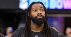 Falcons’ Za’Darius Smith Reveals His Brief Retirement From the NFL Was to Care for His Ailing Mother Falcons’ Za’Darius Smith Reveals His Brief Retirement From the NFL Was to Care for His Ailing Mother