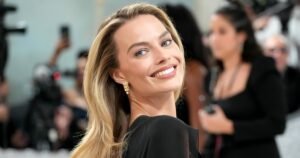 Margot Robbie Brought Out Fall’s Most Quintessential Shoes Early — And We’re Copying Margot Robbie Brought Out Fall’s Most Quintessential Shoes Early — And We’re Copying