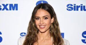 Jessica Alba’s Comfy Sweats Are Part of Every Rich Mom’s Summer-to-Fall Uniform