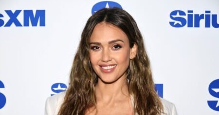 Jessica Alba’s Comfy Sweats Are Part of Every Rich Mom’s Summer-to-Fall Uniform Jessica Alba’s Comfy Sweats Are Part of Every Rich Mom’s Summer-to-Fall Uniform
