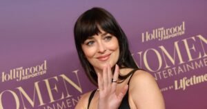 Dakota Johnson’s Billowy, Cool-Girl Lounge Pant Style Puts Tight Leggings to Shame