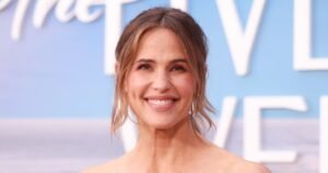 Jennifer Garner Is Ditching Stiff Jeans for This Flowy Summer-to-Fall Staple — As Are We