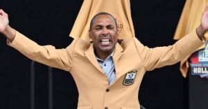 NFL Legend Roger Craig, 66, Announces Vascular Dementia Diagnosis During Pro Football Hall of Fame Speech NFL Legend Roger Craig, 66, Announces Vascular Dementia Diagnosis During Pro Football Hall of Fame Speech