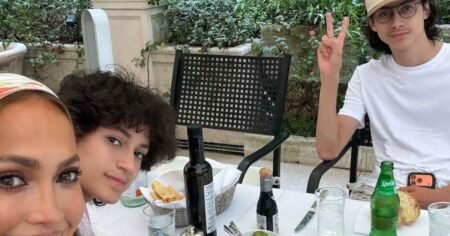 Jennifer Lopez Shares Rare Photos of Twins on Family Road Trip Before They ‘Head Off to College’ Jennifer Lopez Shares Rare Photos of Twins on Family Road Trip Before They ‘Head Off to College’