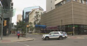 Downtown Regina scaffolding falls, sending 2 to hospital