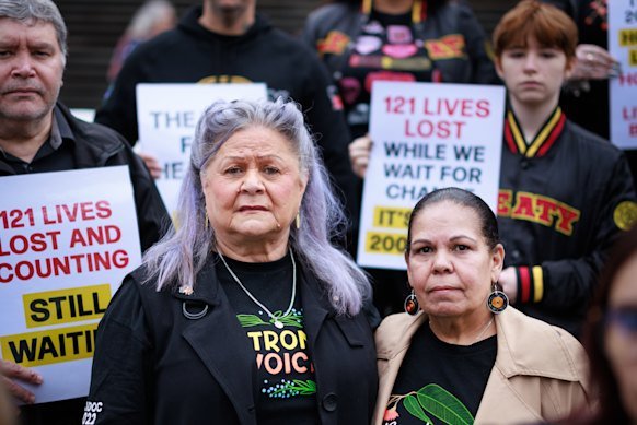 Dr Jill Gallagher and Nicola Perry-Peters on the steps of parliament. 