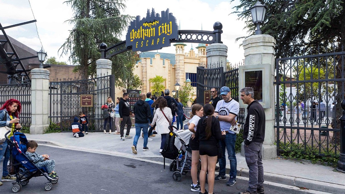 entrance to batman ride