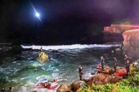 Horror as car plunges off famous California cliff and into the ocean Horror as car plunges off famous California cliff and into the ocean