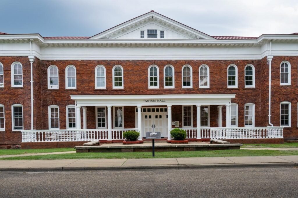 Alabama’s Tuskegee University demands students wear business suits, bans certain headwear in controversial new dress code