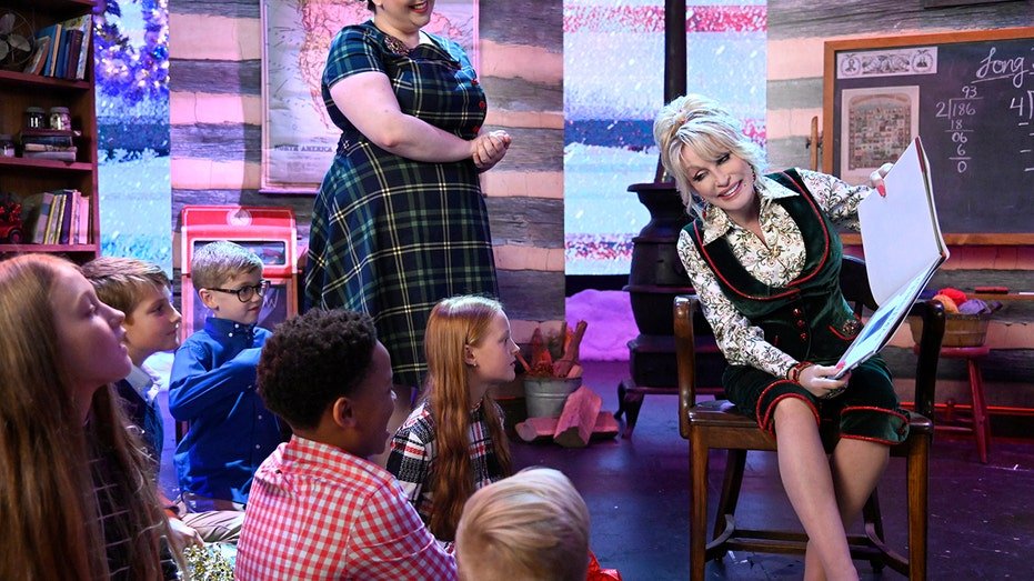Dolly Parton's Mountain Magic Christmas