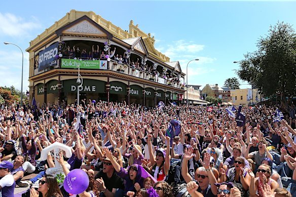 Crowds in the heart of Fremantle when the Dockers last made the AFL grand final in 2013.