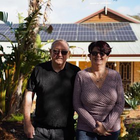 Bedfordale residents David and Ellen Gibbs have halved their power bills thanks to their new solar battery.