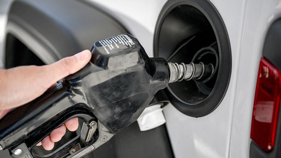 Gas pump