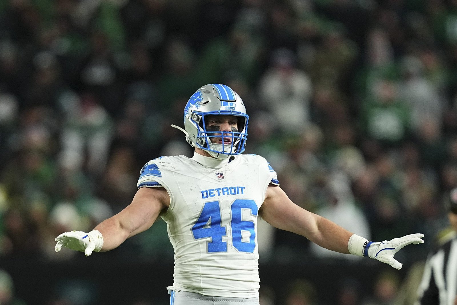 Jack Campbell had the second-most tackles in the NFL this past season. (Photo by Mitchell Leff/Getty Images)
