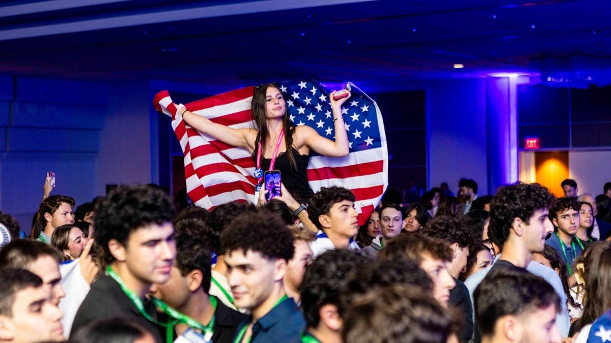 pro israel students american flag
