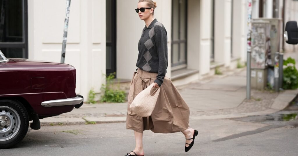 These 15 Laid-Back Luxe Shoes Nail the Post-Summer Office Transition Without Sacrificing Comfort — From 