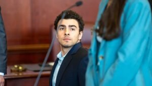 Luigi Mangione seeks polished look with bid to ditch jail clothes for hearing in CEO slaying case Luigi Mangione seeks polished look with bid to ditch jail clothes for hearing in CEO slaying case
