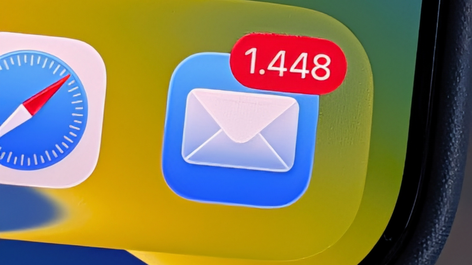 iOS mail app