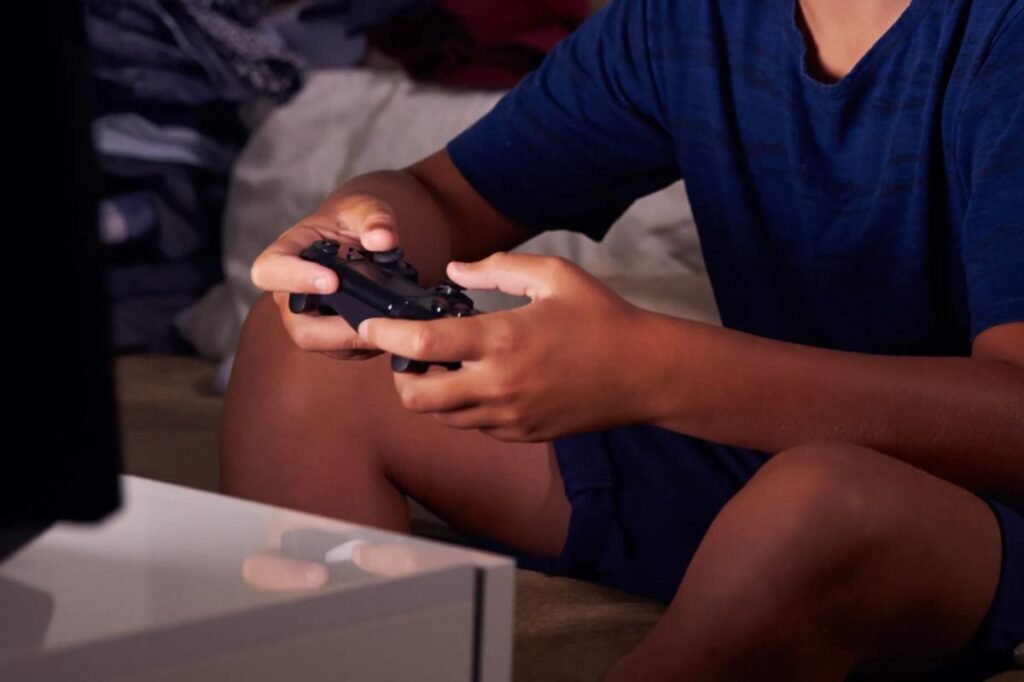 Dear Abby: My fiancé spends all night playing video games — it’s killing our relationship Dear Abby: My fiancé spends all night playing video games — it’s killing our relationship