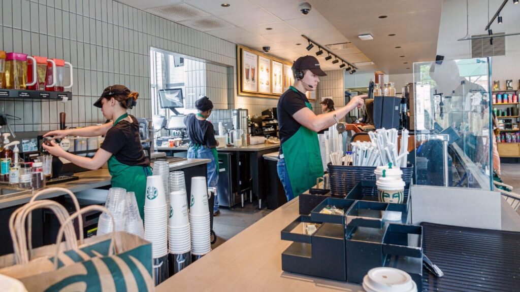 Starbucks announces Pumpkin Spice Latte return date Starbucks announces Pumpkin Spice Latte return date