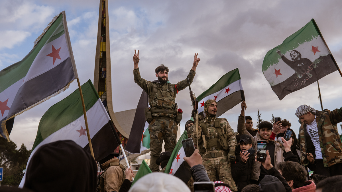 Syrians gather in the Umayyad Square