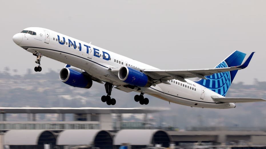 A United Airlines Boeing 757 takes off.