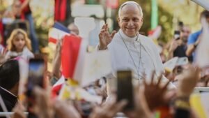 Pope Leo XIV draws huge crowds in Paris as 600,000 await Mass