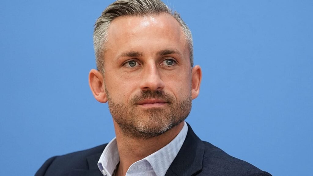AfD’s Siegmund’s comments on arms and ‘remigration’ spark controversy AfD’s Siegmund’s comments on arms and ‘remigration’ spark controversy