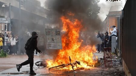French students clash with police as school blockades intensify