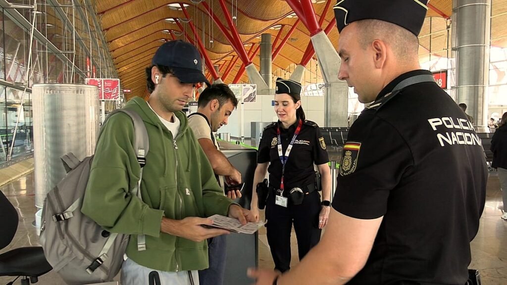 Spain to maintain border checks Italy arrivals until 22 September Spain to maintain border checks Italy arrivals until 22 September