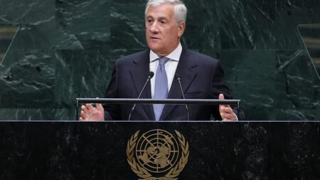 “Respectable women in long skirts”: Tajani under fire in memes and international media “Respectable women in long skirts”: Tajani under fire in memes and international media