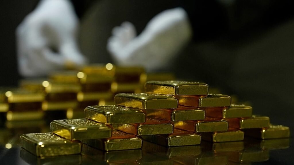 Netherlands moves 86 tonnes of gold from US and Canada to UK Netherlands moves 86 tonnes of gold from US and Canada to UK