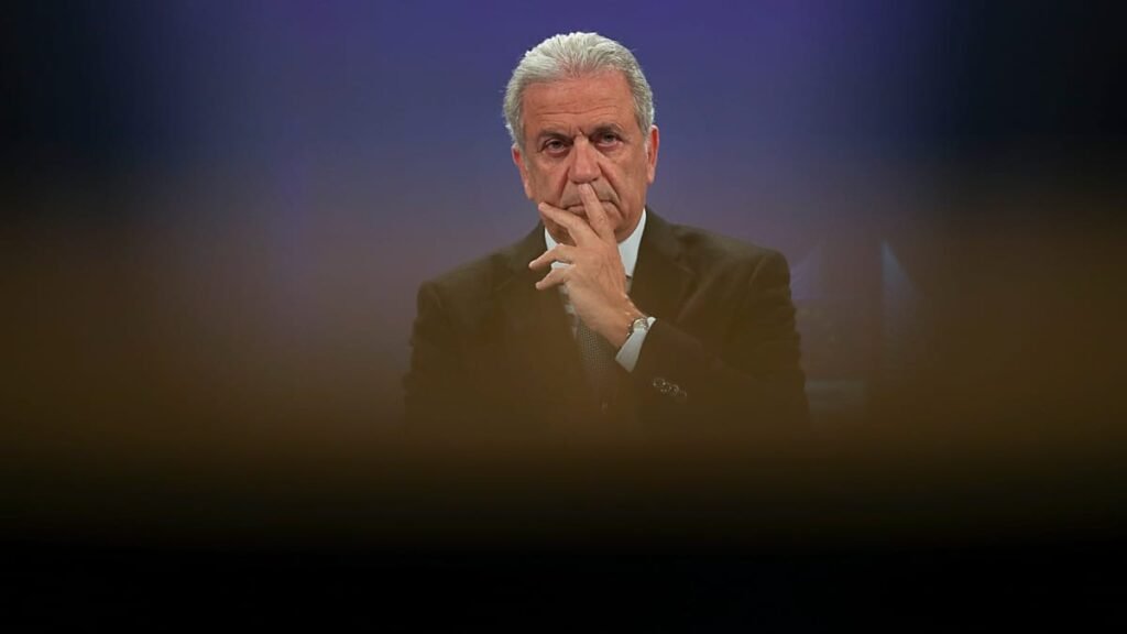 Greek parliament lifts Avramopoulos immunity Greek parliament lifts Avramopoulos immunity