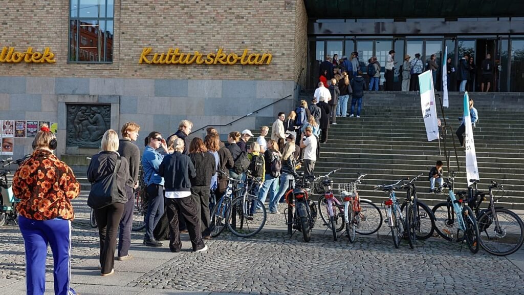 Sweden votes in tight election as far right eyes historic breakthrough Sweden votes in tight election as far right eyes historic breakthrough