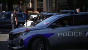 Carcassonne: Police officer probed over video of man thrown to ground Carcassonne: Police officer probed over video of man thrown to ground