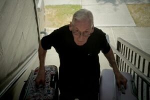 Texas delivery driver Don Johnson, 81, works 14-hour days to help pay wife’s medical bills — strangers raise almost 0K