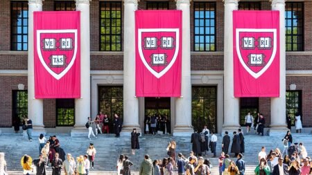 Man allegedly brandishes edged weapon at Harvard-area coffee shop, prompting campus shelter-in-place Man allegedly brandishes edged weapon at Harvard-area coffee shop, prompting campus shelter-in-place