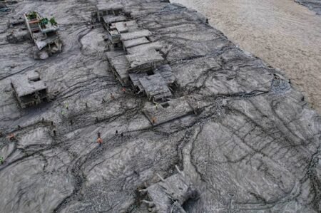 More than 1200 dead in Nepal, Tibet as 38 Australians remain unaccounted for; Chalmers concedes Labor’s role in falling house values More than 1200 dead in Nepal, Tibet as 38 Australians remain unaccounted for; Chalmers concedes Labor’s role in falling house values