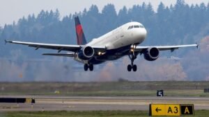 ‘We need to return immediately,’ flight crew warns as pilot health emergency unfolds ‘We need to return immediately,’ flight crew warns as pilot health emergency unfolds